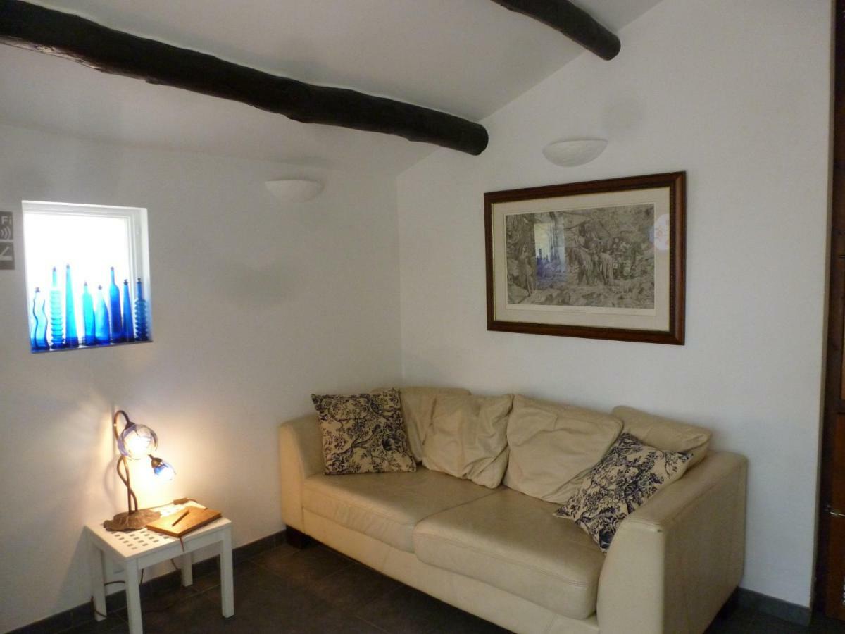 River Ebro Holidays Tivenys Exterior photo